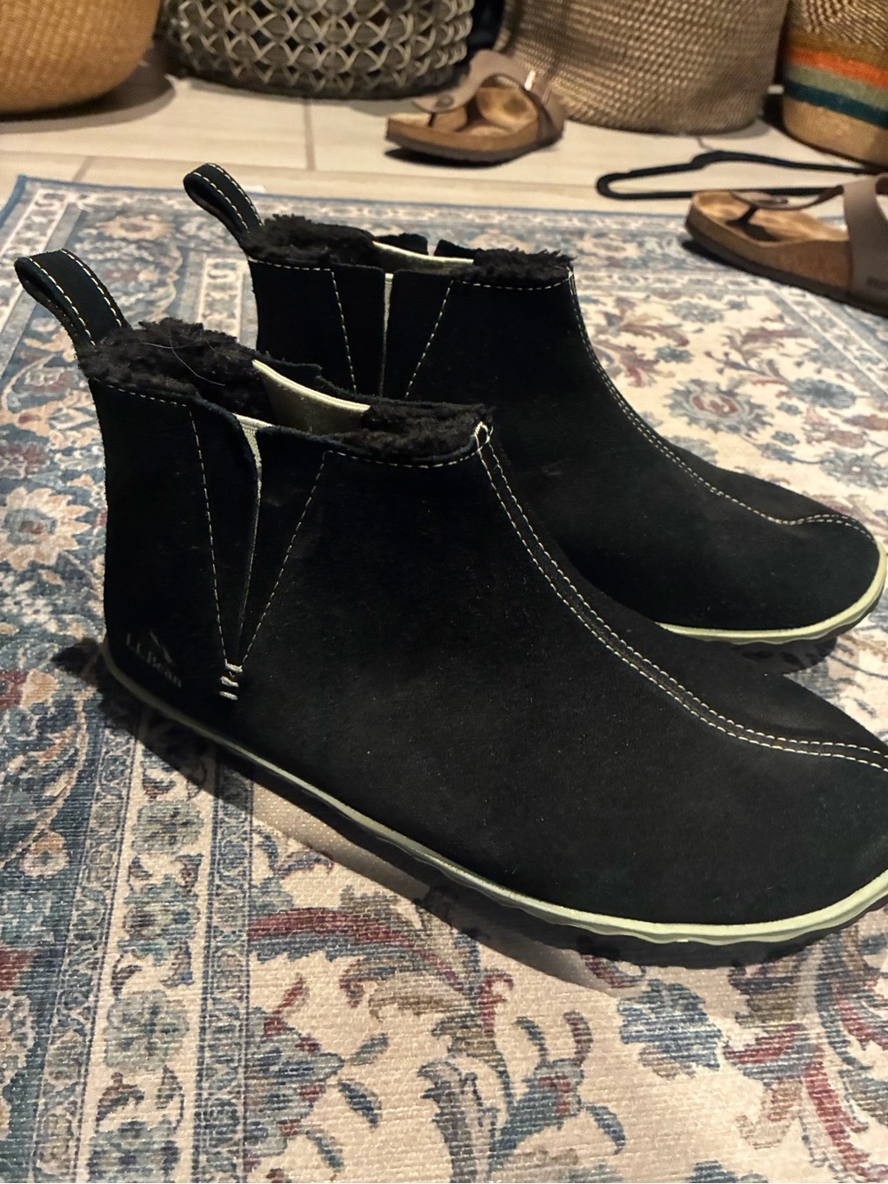 L.L. Bean Black Suede Chelsea Ankle Boots with Fur Lining Size 8
